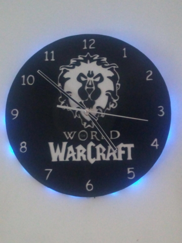 Pendule World of warcraft découpé à la main dans un véritable disque vinyle.