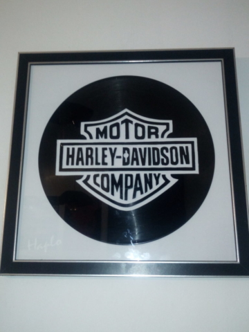 harley davidson découpé dans un disque vinyle