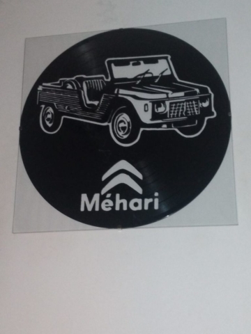 Citroen mehari découpé dans un disque vinyle.