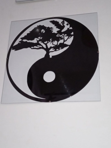 Yin yang et arbre de vie découpé dans un disque vinyle. Décoration vintage réalisé à la main.